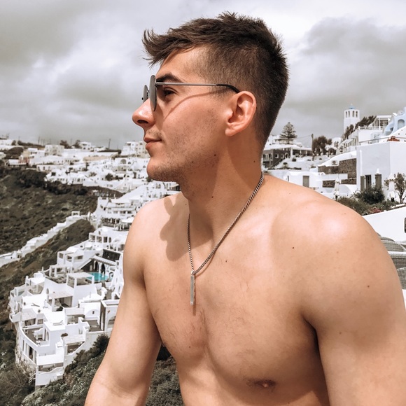 Meet your Posher, Jeffrey - Picture 3 of 5